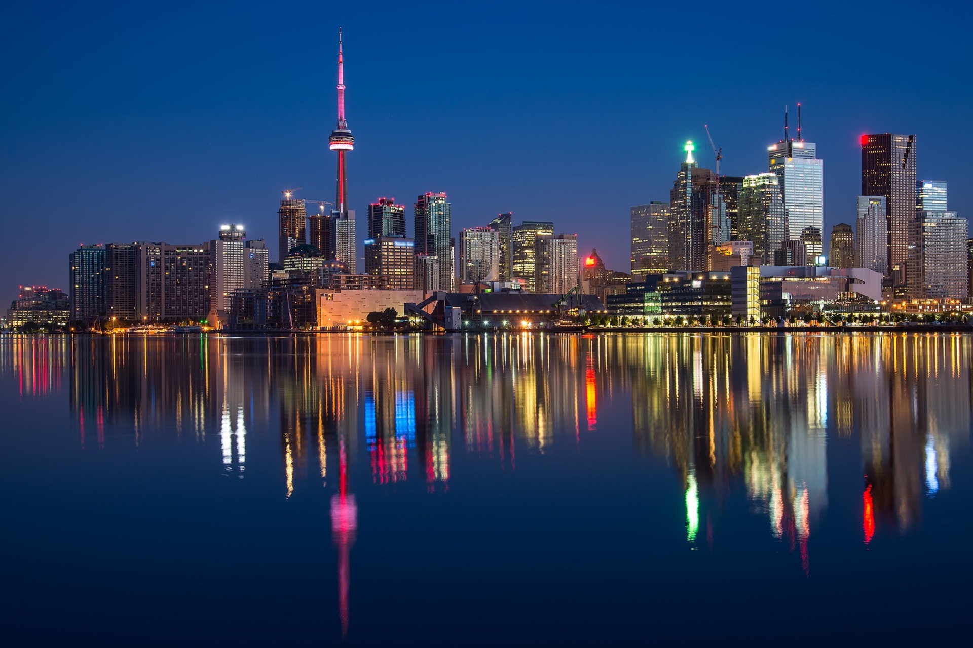 Visit Toronto, Canada Vacation Tips and Deals